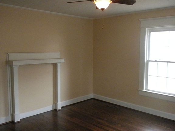 4th image of 104 Young St #0
