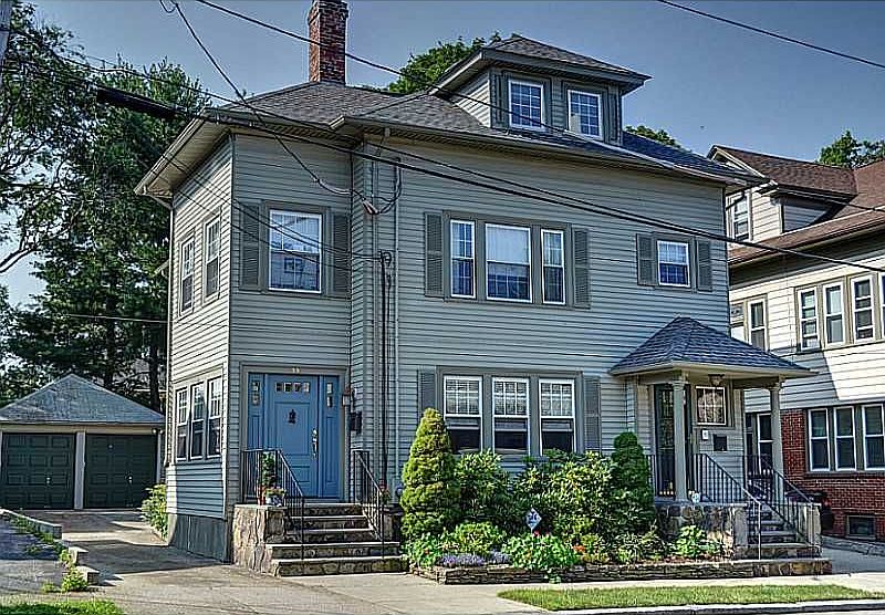 2nd image of 39 Luzon Ave