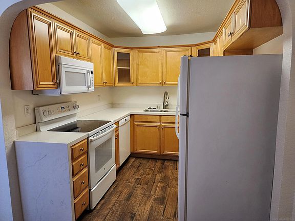 3rd image of 3215 44th St Unit 2