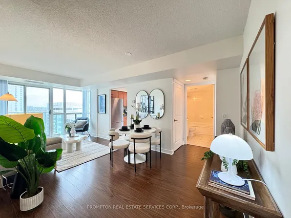 35 Bales Ave #1206, Toronto, ON M2N 7L7