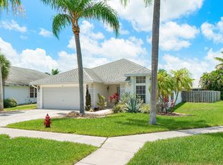 18 Heather Cove Dr, Boynton Beach, FL 33436