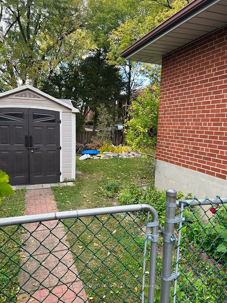 3 bed, $2,500 — Photo 2