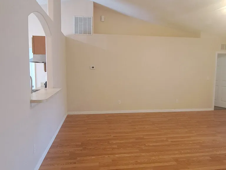 16 Lloshire Path — Photo 13