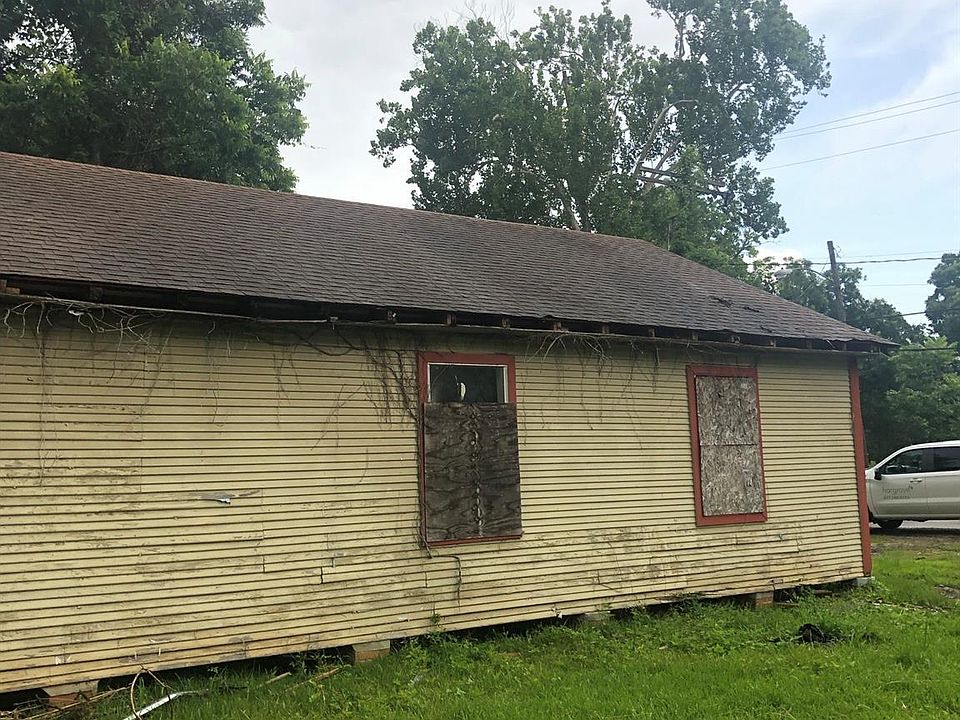 1st image of 670 Prince St