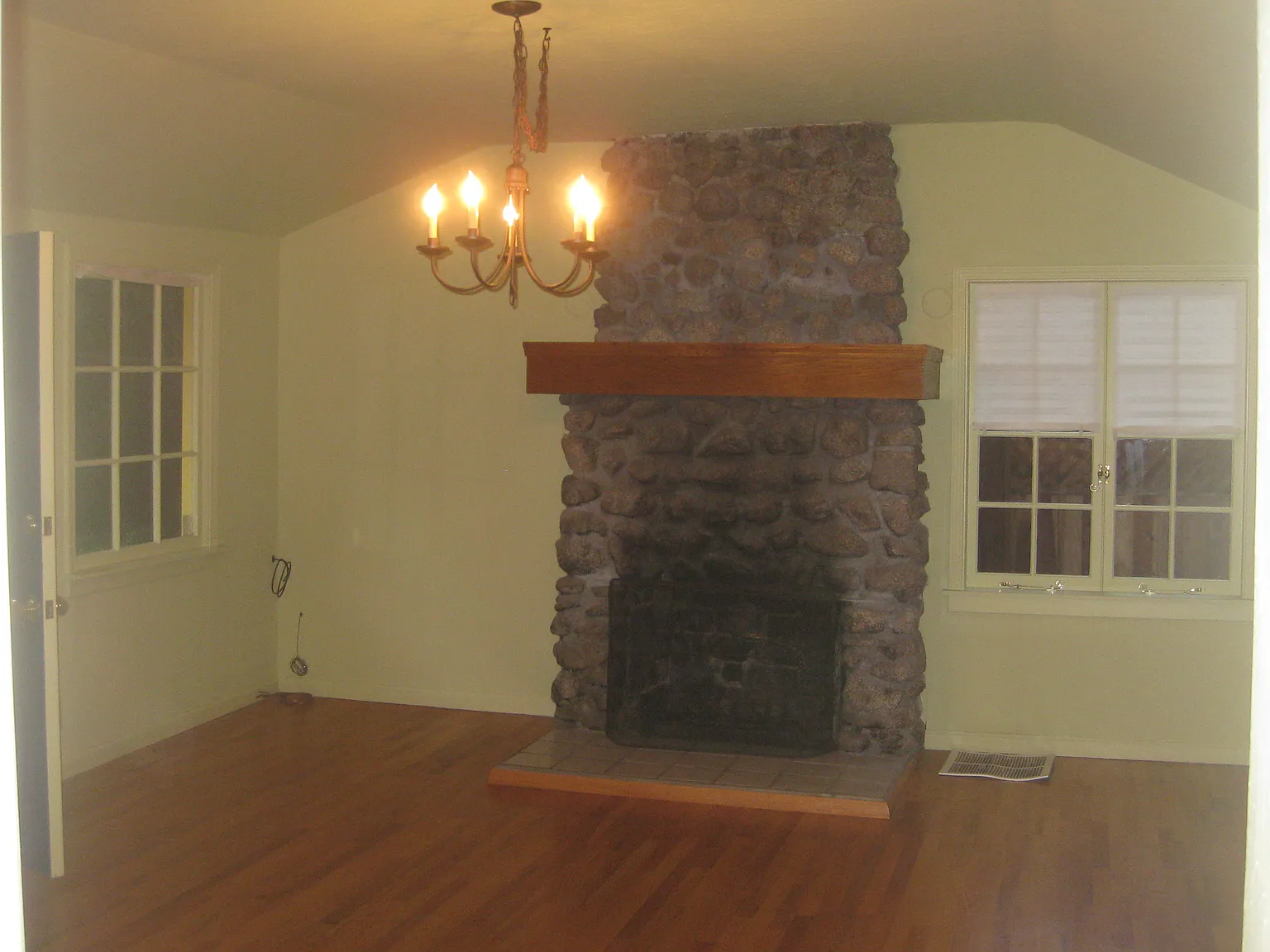 2 bed, 1100 sqft, $3,450 — Photo 4