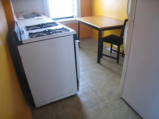 Rented by Alexiou Realty | media 10