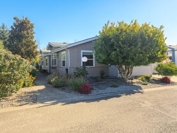 4601 S Pacific Hwy Unit 29, Phoenix, OR 97535