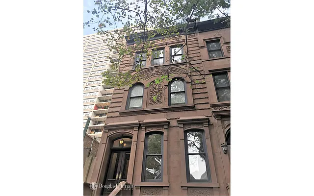 Rented by Douglas Elliman | media 19