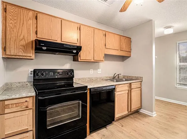 6174 Field Stone Dr, Douglasville, GA 30134