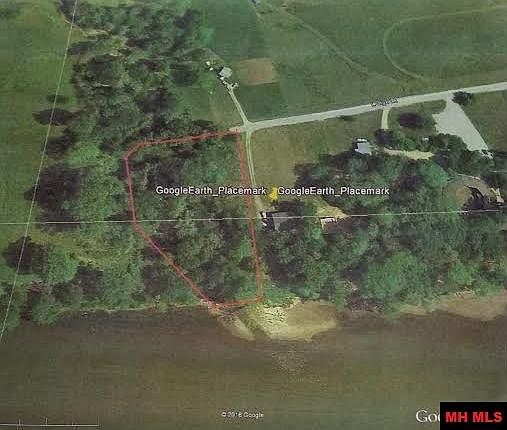 2nd image of 308 Lodge Ln