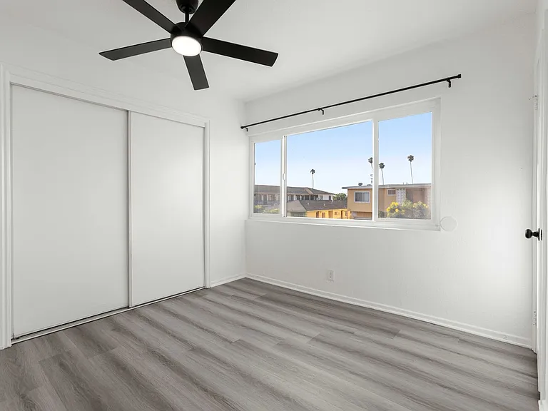(Ar/Jo/Em:C) 1040 W. 91st Street — Photo 18