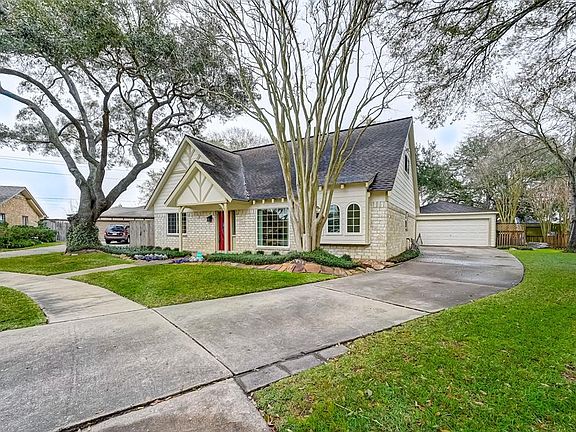 2nd image of 607 Park Leaf Ln