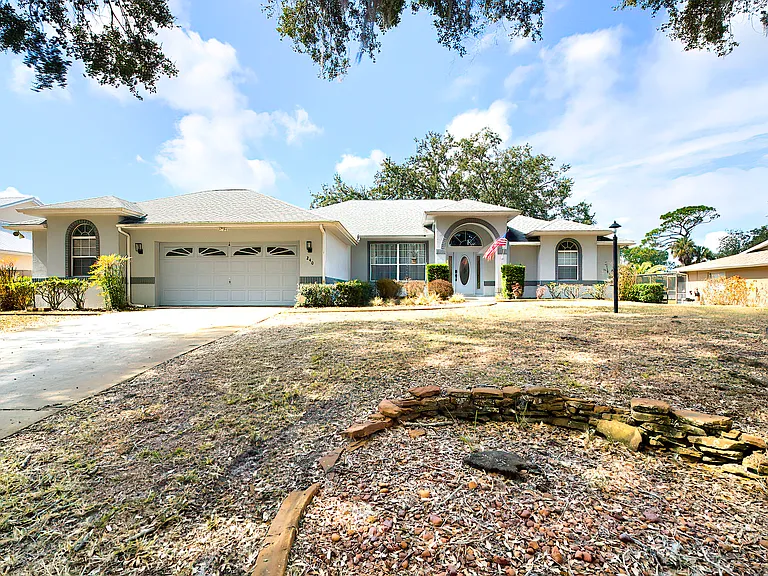 240 N Country Club Dr — Photo 1