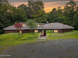 94 Watts Hill Rd, Honesdale, PA 18431