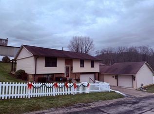 120 Seneca Dr, Barrackville, WV 26559