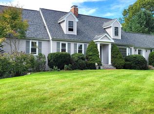 5 Pond View Dr, Stratham, NH 03885
