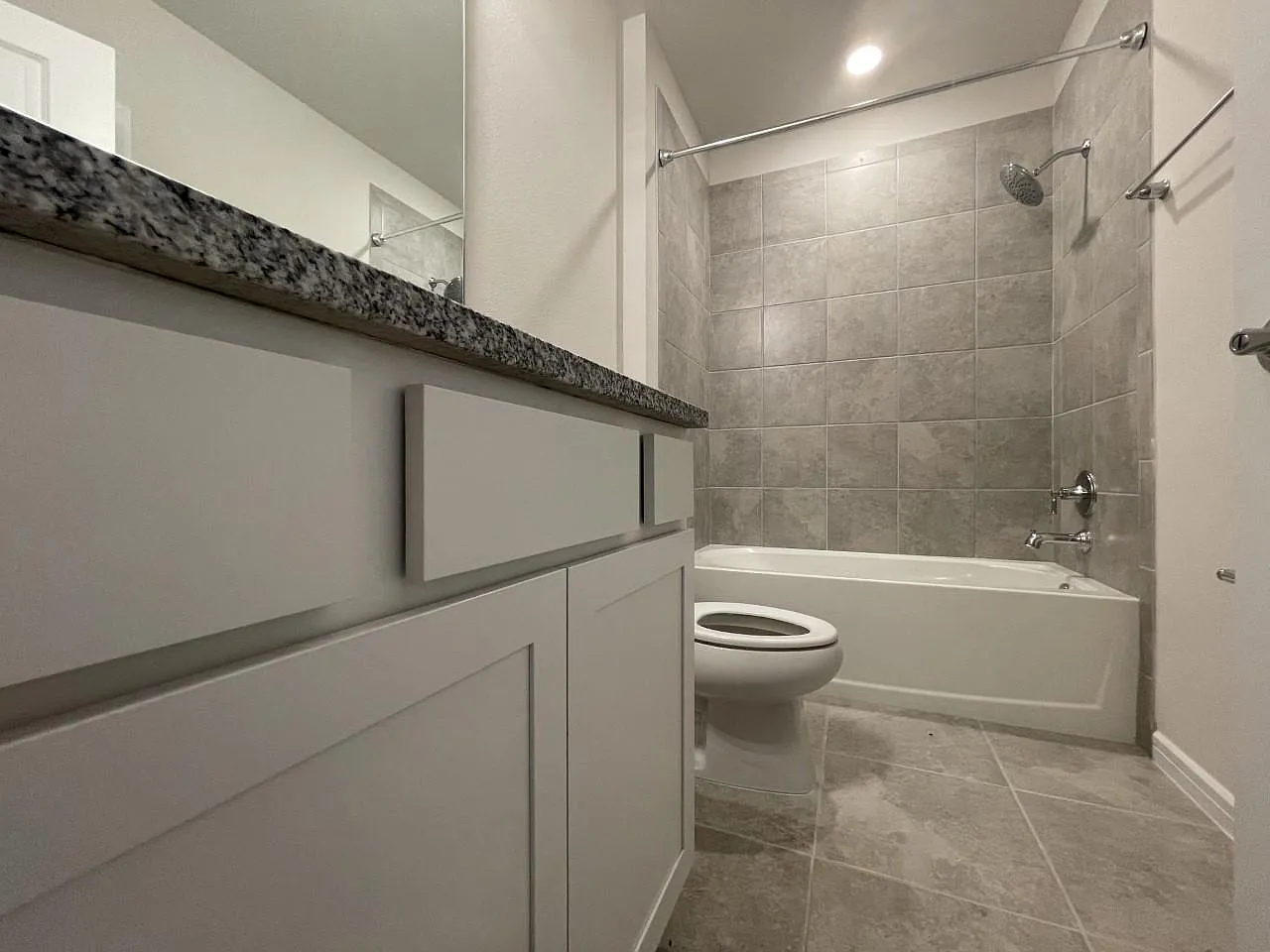 4 bed, 2207 sqft, $2,680 — Photo 3