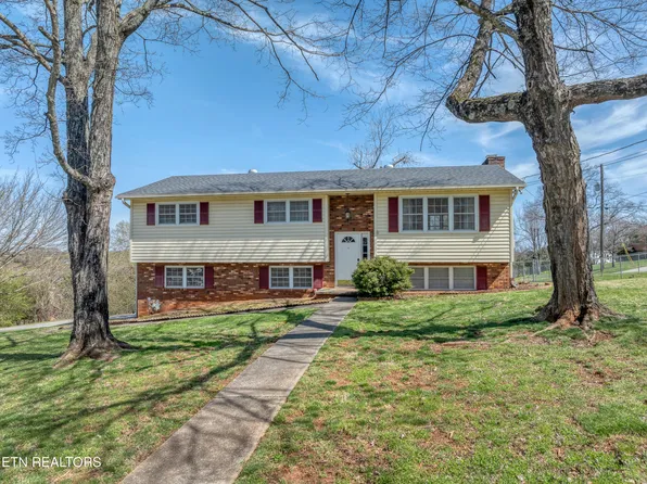 726 Greenwich Dr, Maryville, TN 37803