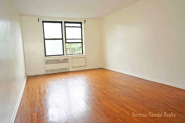 Rented by Norman Raindel, LREB | media 5