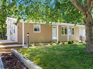 601 W Broad St, Roanoke, IL