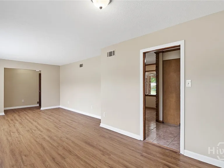519 Gleason Ave — Photo 6