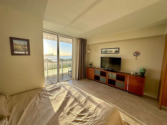 3rd image of 50 Biscayne Blvd #800
