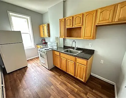 100 Wilkinson Ave #5D