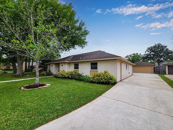 3rd image of 3702 Lonniewood Dr