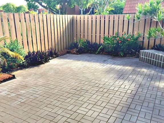 3rd image of 3322 San Fernando Dr #43B