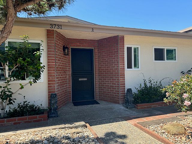 3731A San Remo: single level, 2 bedrooms 2 bathrooms with off-street parking for 2 cars