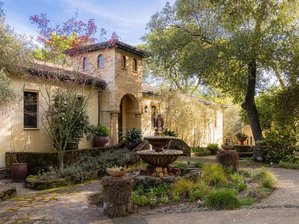 18455 Half Moon Street - 5bd/6ba, 5,736 sqft - in Sonoma, CA