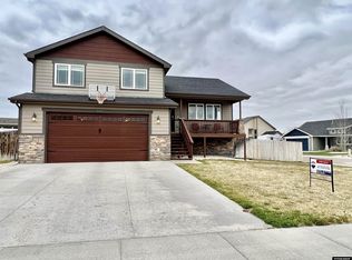 602 Toll St, Evansville, WY 82636