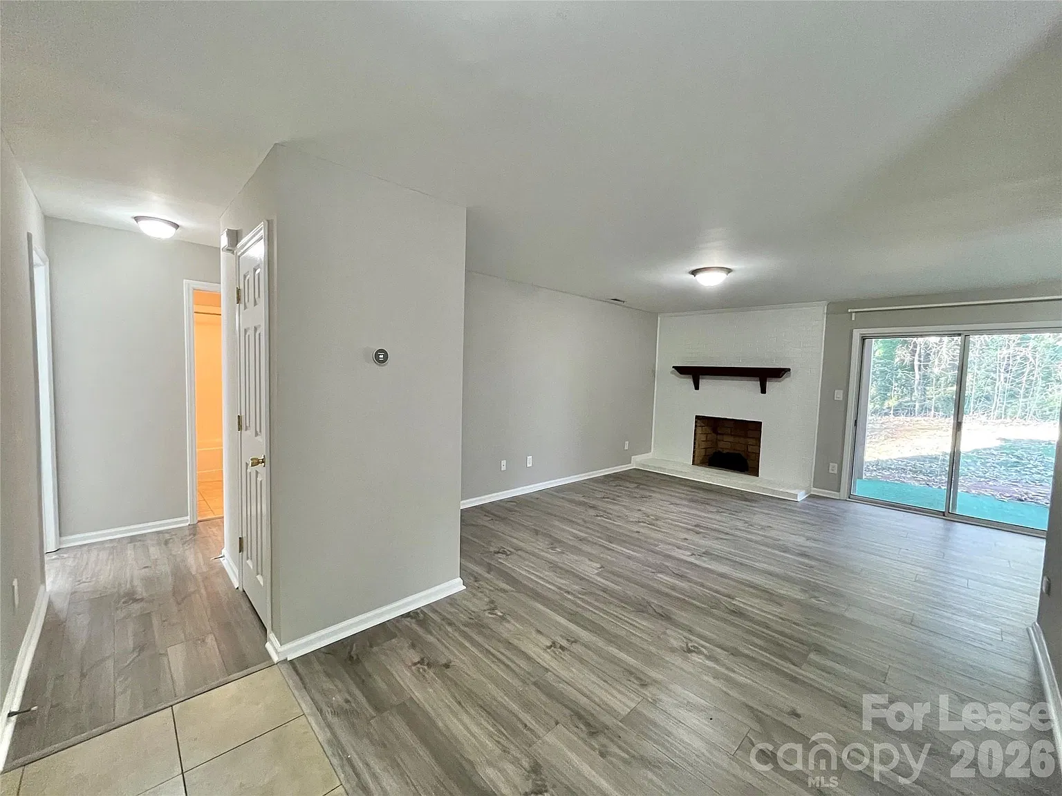 2 bed, 2.0 bath, 1000 sqft, $1,500 — Photo 4
