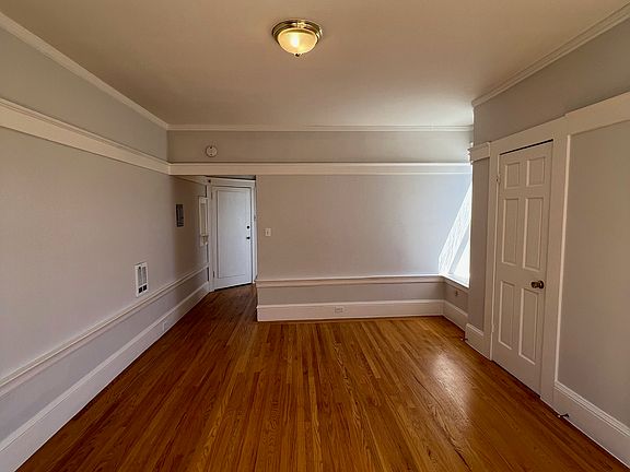 4th image of 33 Pearl St #11