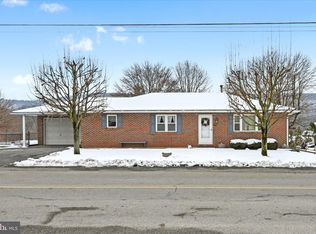 703 E Chestnut St, Hegins, PA 17938