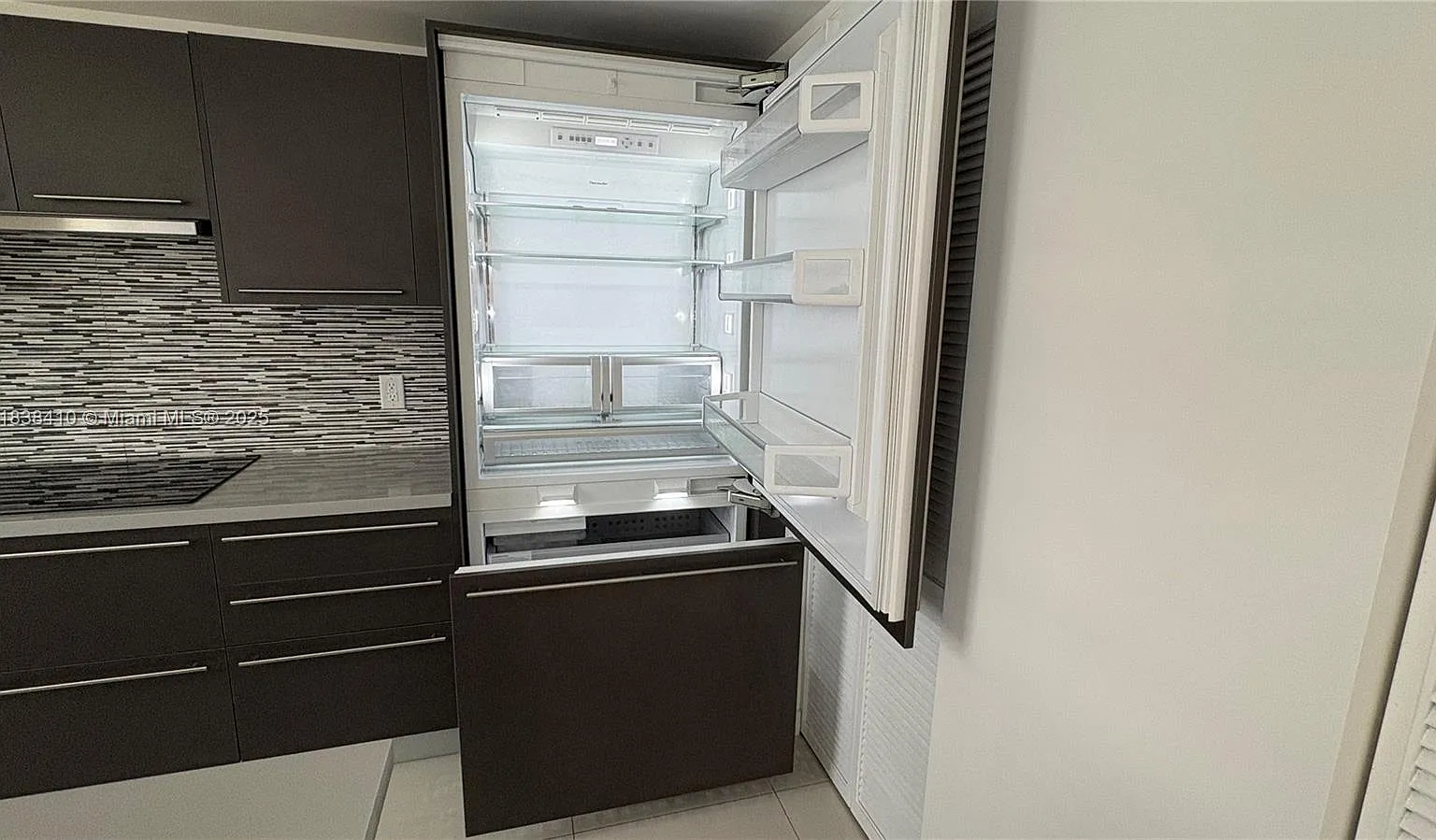 1 bed, 1066 sqft, $2,300 — Photo 2