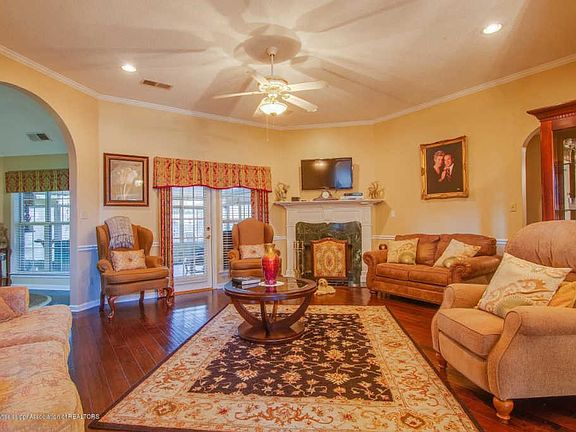 3rd image of 4620 Alden Lake Dr E