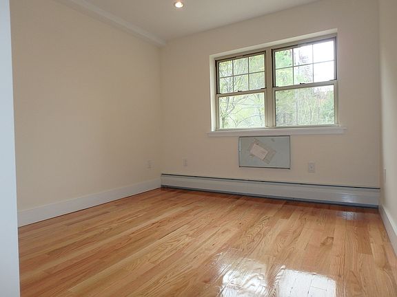 5th image of 3083 29th St #2F