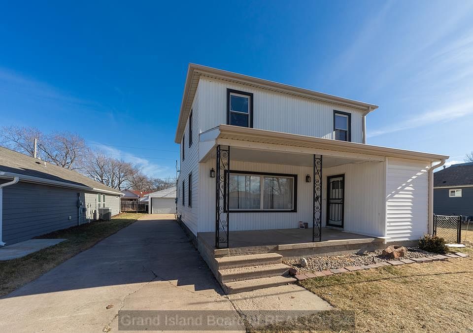 1st image of 411 N Grace Ave