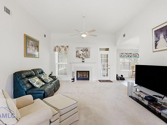 5th image of 107 Laurens Ln