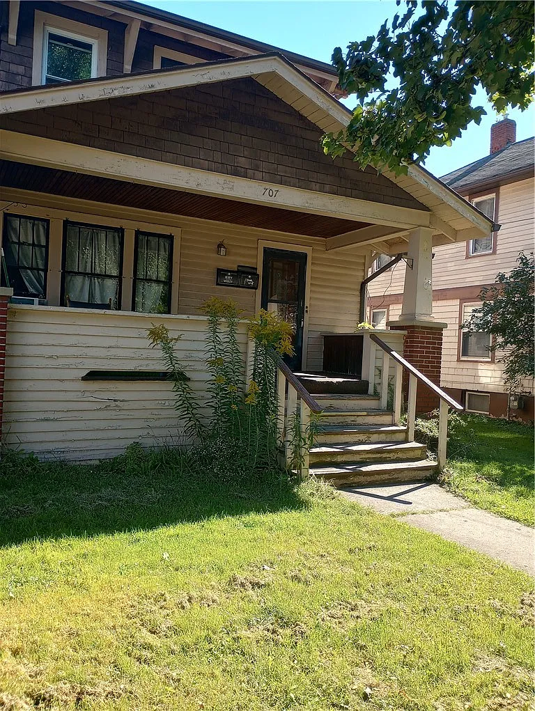 2 bed, 1.0 bath, 966 sqft, $950 — Photo 1