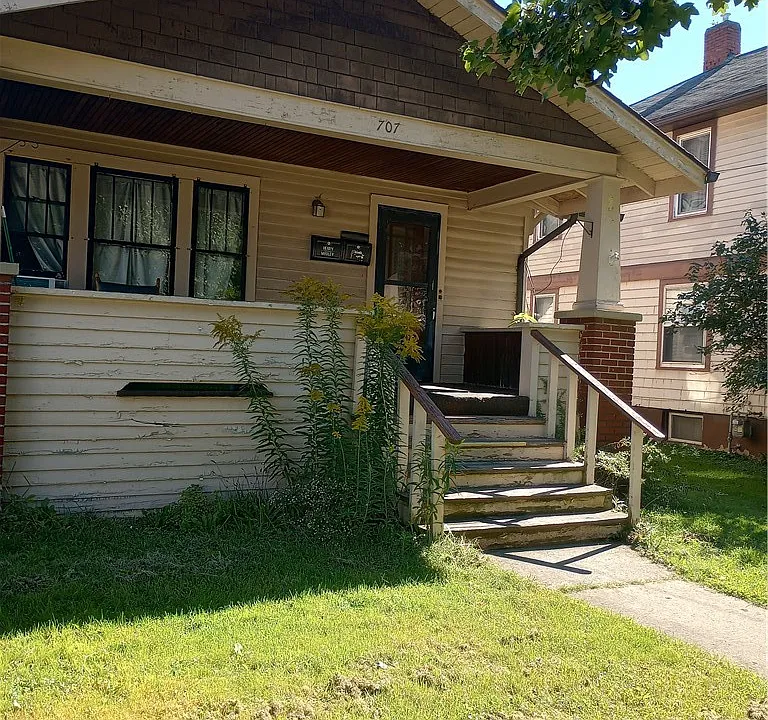 707 Southport St #UPPER