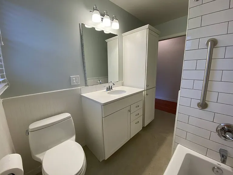 1608 E St — Photo 10