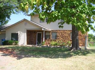 220 W 3rd St, Chandler, OK 74834