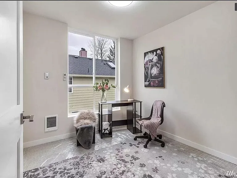 1400 N 95th St — Photo 12