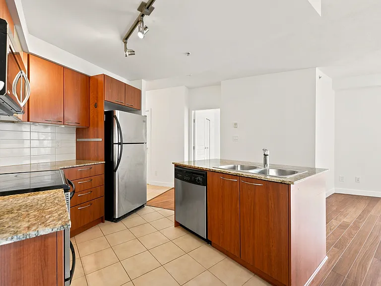 4028 Knight St #516 — Photo 10