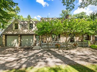 3974 Highgate Rd, Norton Shores, MI 49441