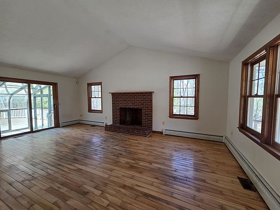 4th image of 14 Brown Hill Road