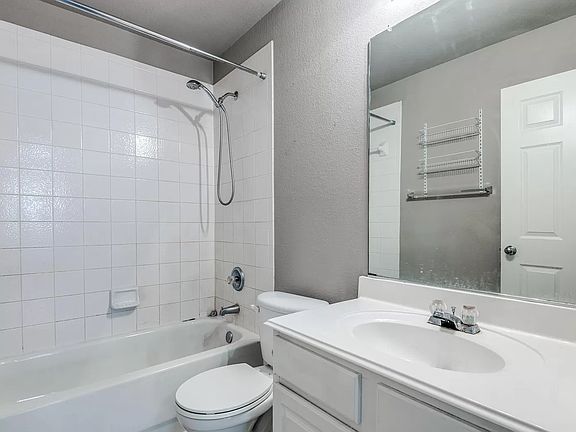 3rd image of 7704 Mapleridge Dr #1