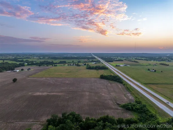 1 E State Highway 51, Coweta, OK 74429